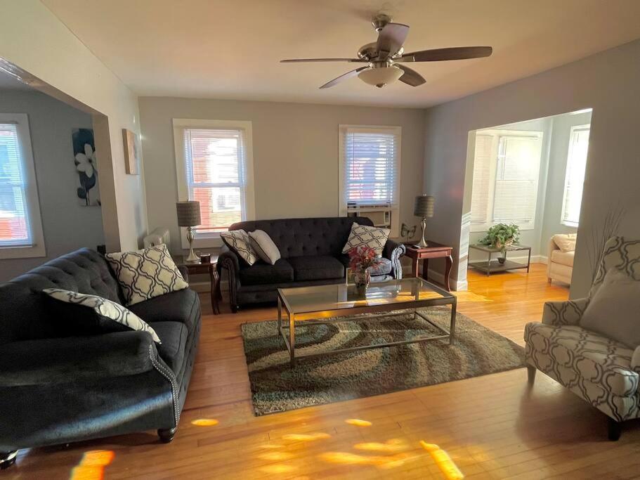 Three Bed One Bath Apt 25 Mins To Nyc Belleville Экстерьер фото