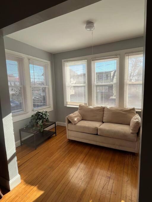 Three Bed One Bath Apt 25 Mins To Nyc Belleville Экстерьер фото