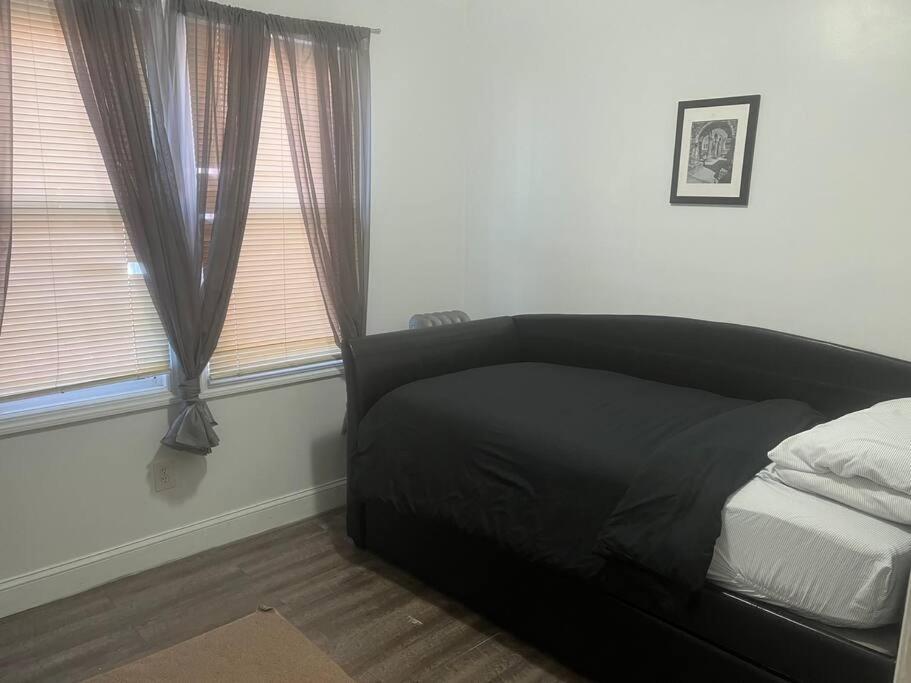 Three Bed One Bath Apt 25 Mins To Nyc Belleville Экстерьер фото