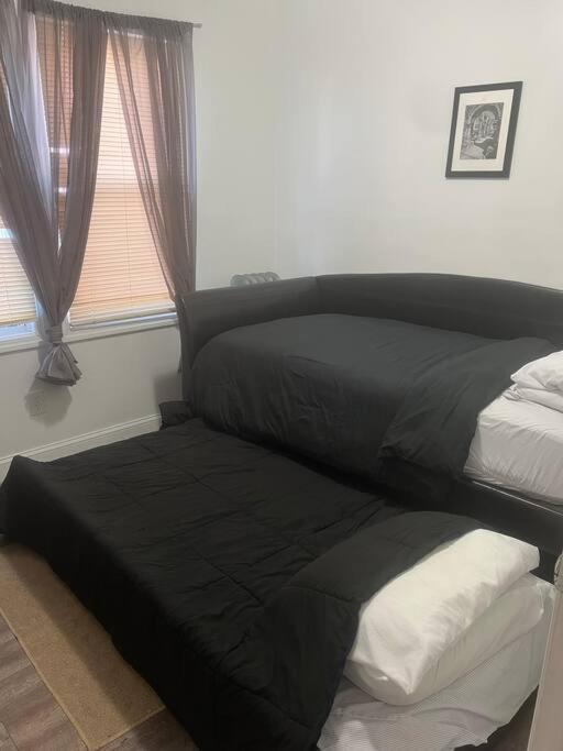 Three Bed One Bath Apt 25 Mins To Nyc Belleville Экстерьер фото